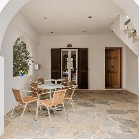 Apartment Cyclades 1 *